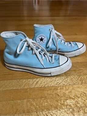 Converse Chuck Taylor All Star High Top Sneakers - Light Blue with White. Size 9